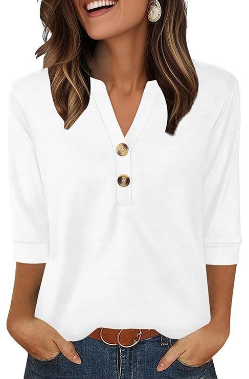 T-shirt fit morbido con scollo a V e bottoni